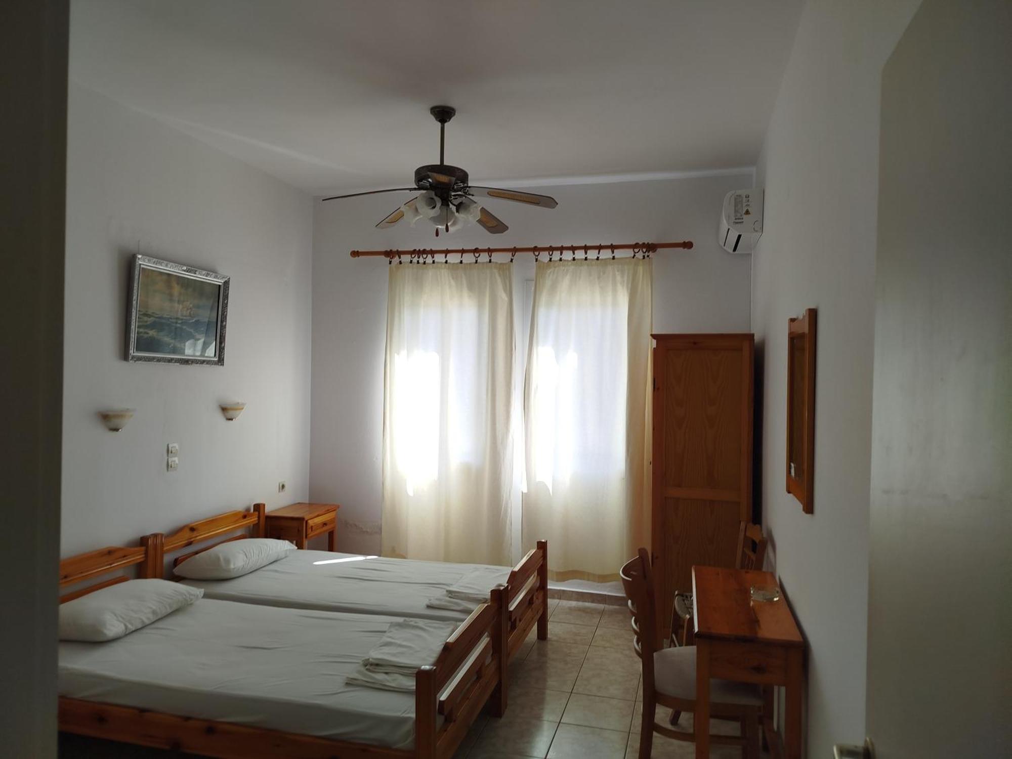 Karagiozos Studios & Apartments Skopelos Town Exterior photo