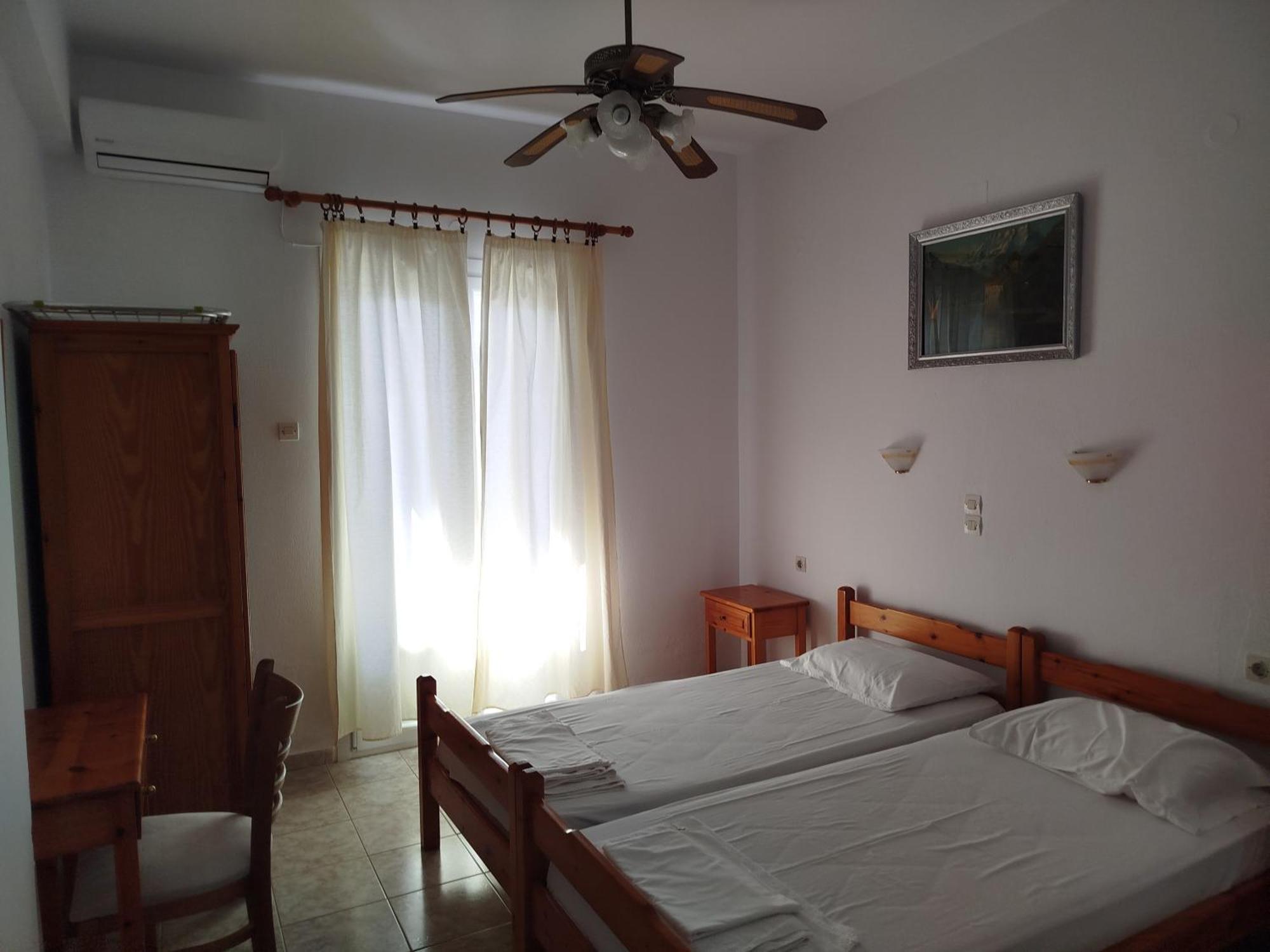 Karagiozos Studios & Apartments Skopelos Town Exterior photo