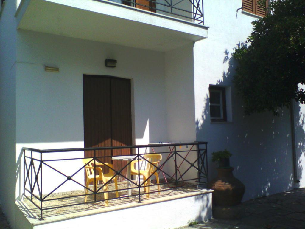 Karagiozos Studios & Apartments Skopelos Town Room photo