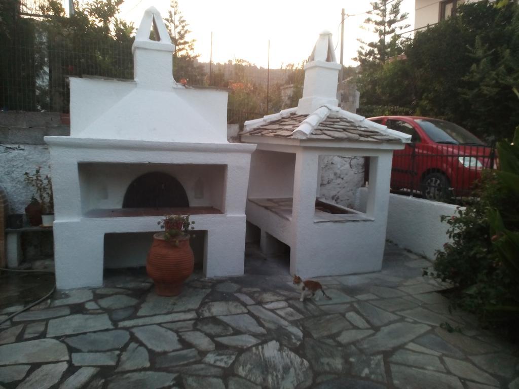 Karagiozos Studios & Apartments Skopelos Town Exterior photo